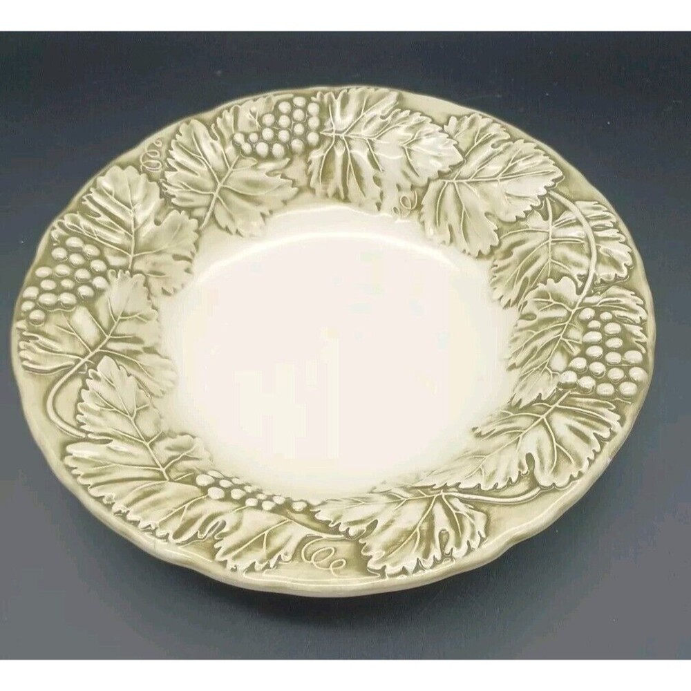 Williams Sonoma Napa Sage Green Soup/Salad Bowl Raised Grape Leaf Design 10.25"